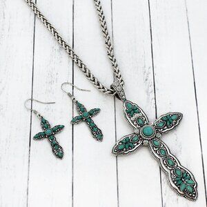 NWT Cross pendant necklace with matching earrings